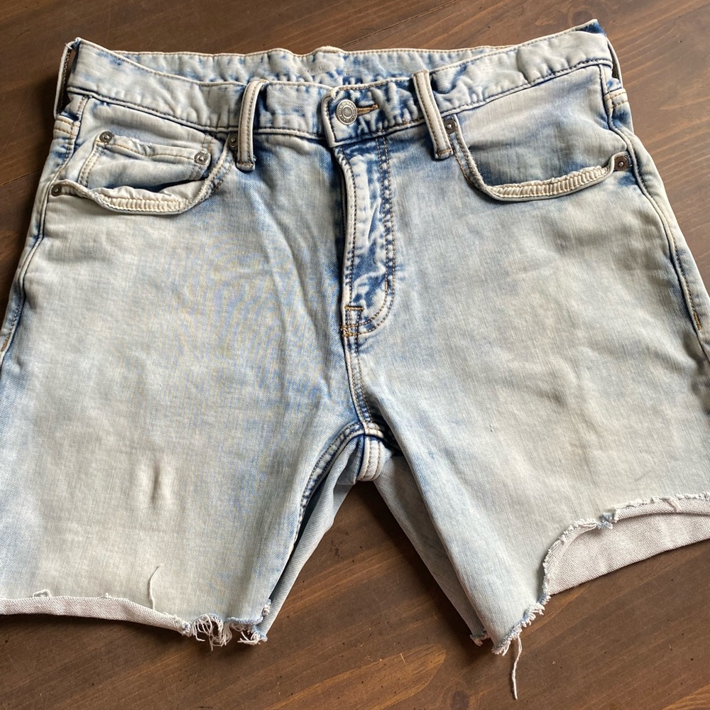 Old Navy Light Blue Jean Shorts for Men Size 32 Cut Offs Distressed Light Wash